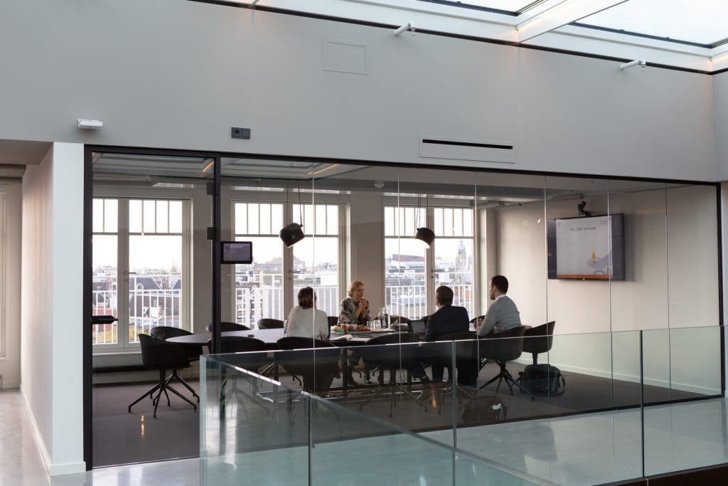 Digital signage for meeting rooms